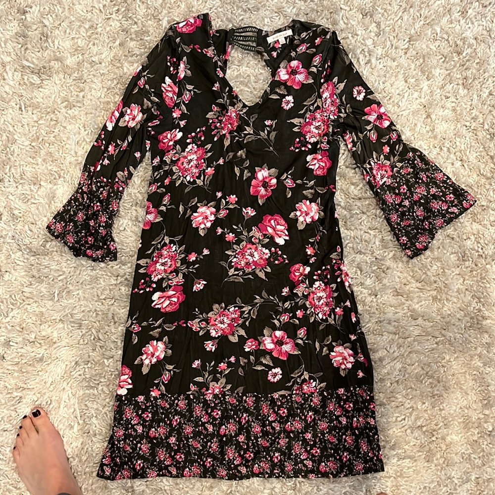Super comfy open back dress!